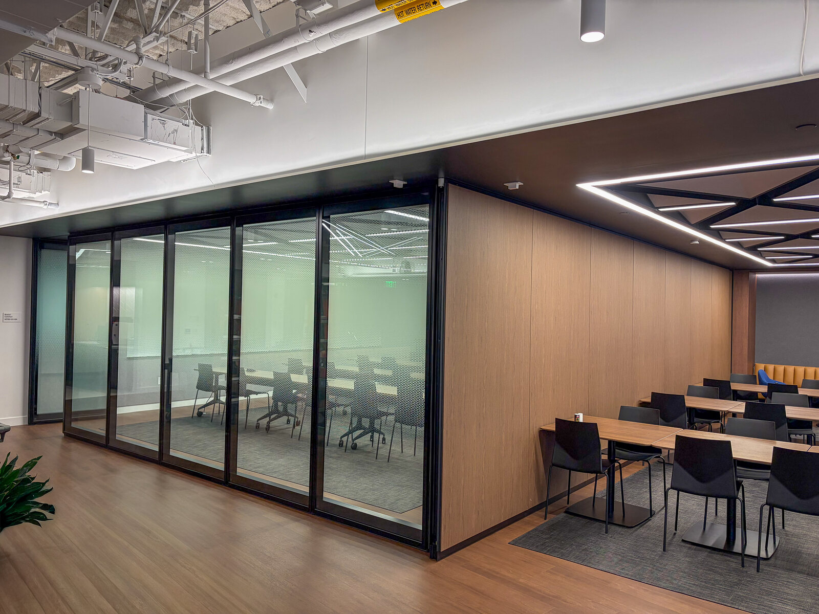 Modernfold Encore and Acousti-Clear Bring Flexible Workspace Design to a Boston Area Tech Office